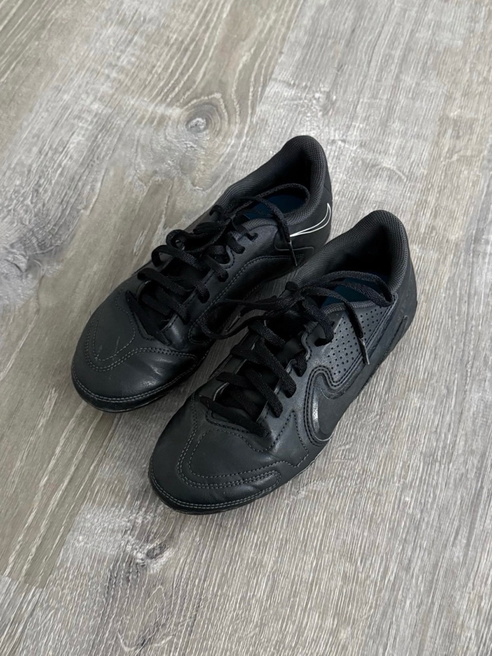 Nike Boys Black Low-Top Athletic Sneakers